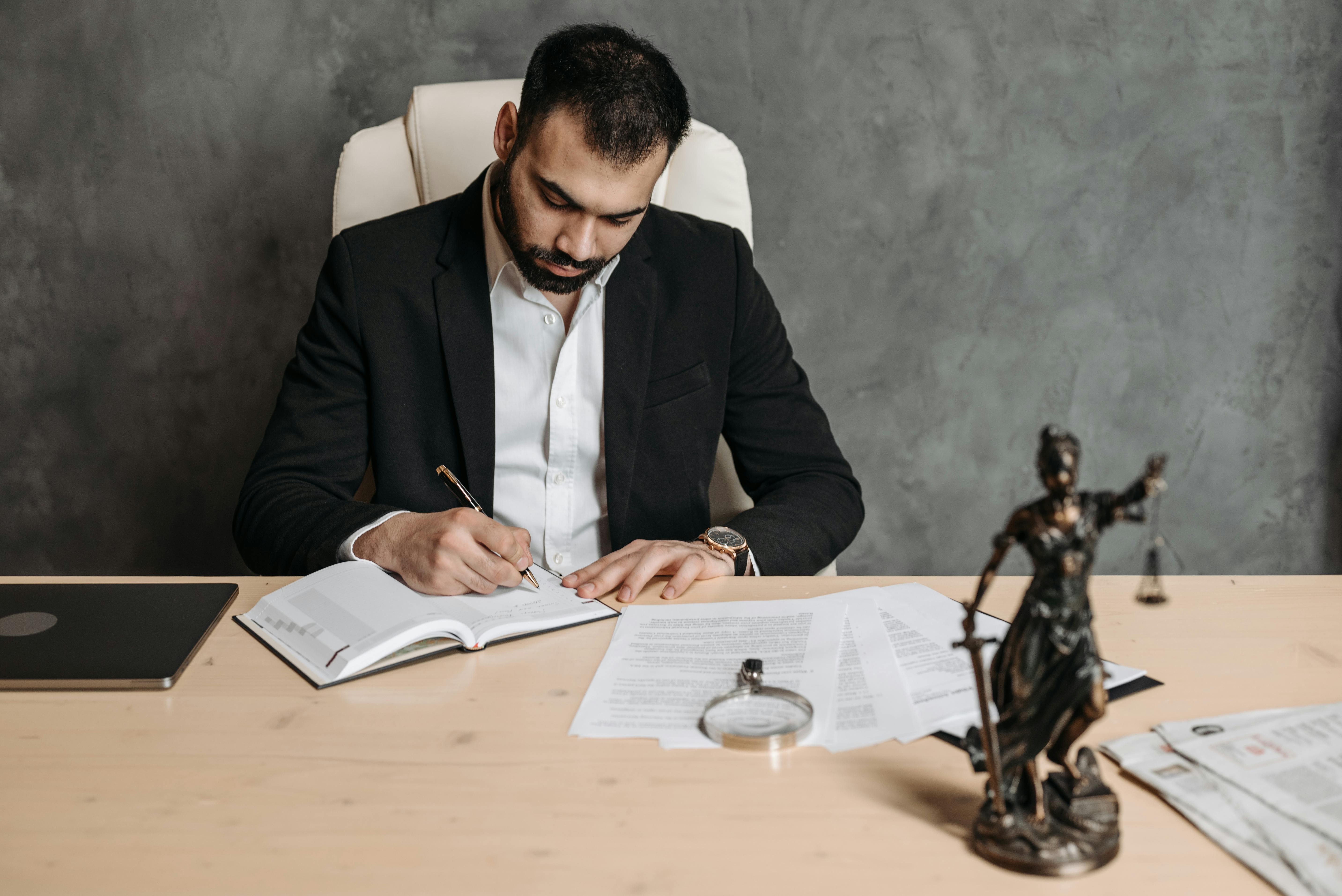 Leading Legacies: 10 Roles of Lawyers in Creating Wills and Testaments