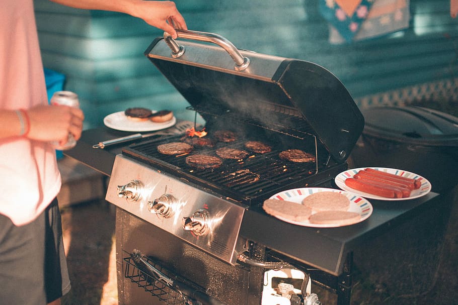 The Future of Outdoor Cooking: Trends in Gas Grillers and Braais